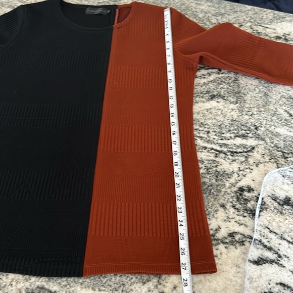 La Madona size L, Black with rustic orange, 3/4 sleeved, ribbed sweatshirt - Picture 9 of 10